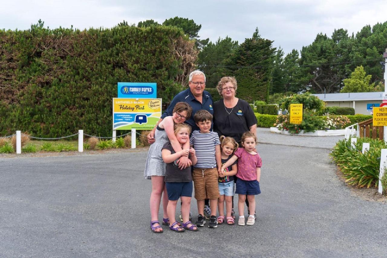 Leithfield Beach Holiday Park ภายนอก รูปภาพ